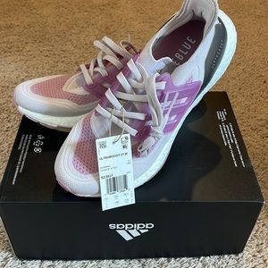 Adidas Women's Ultraboost 21 Running shoes NWT Size 7 Purple